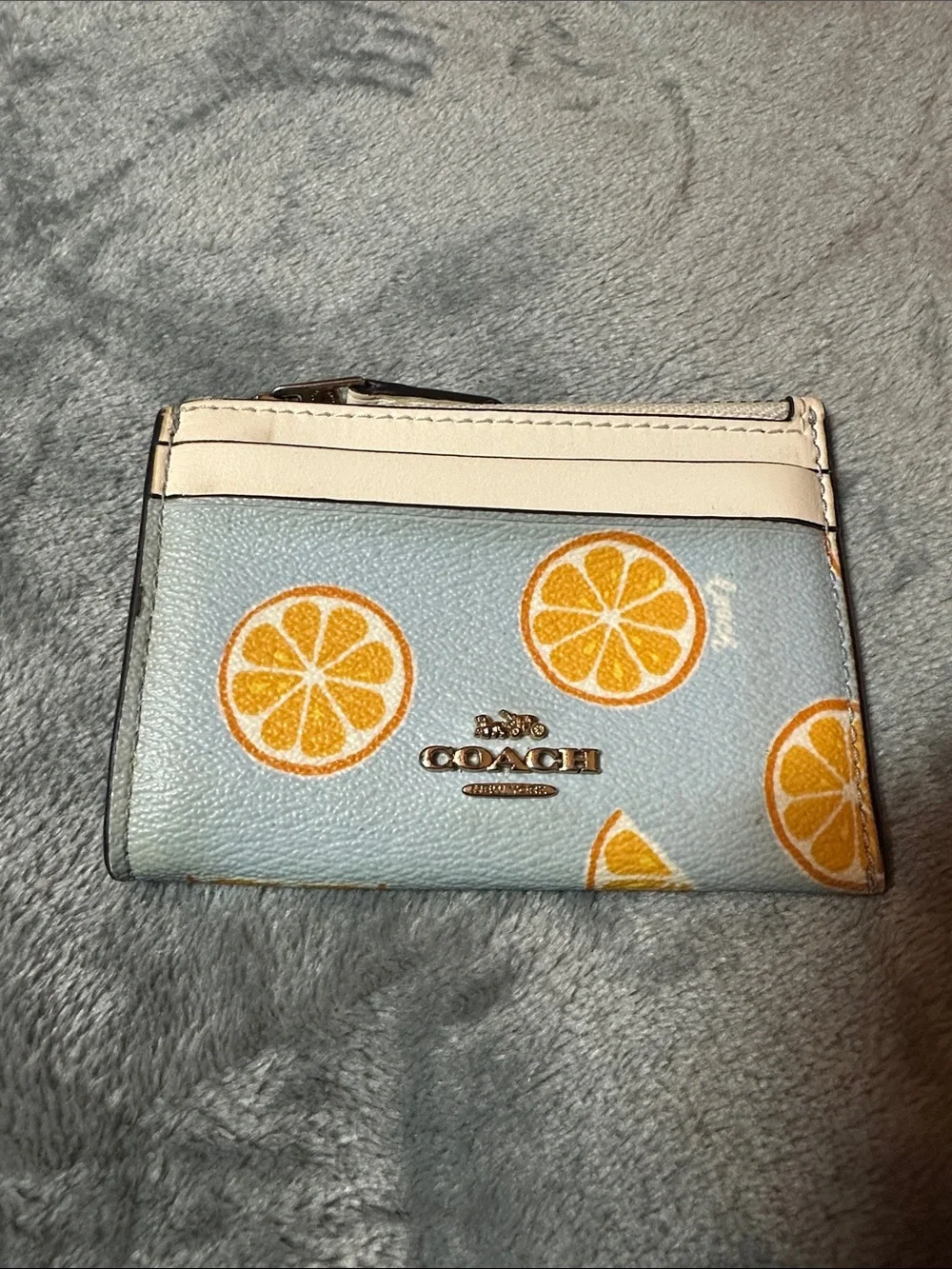 EUC Coach Light Blue & White Lemon Print Card Case skinny mini 🍊